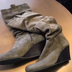 Olive Green suede ArturoChiang boots